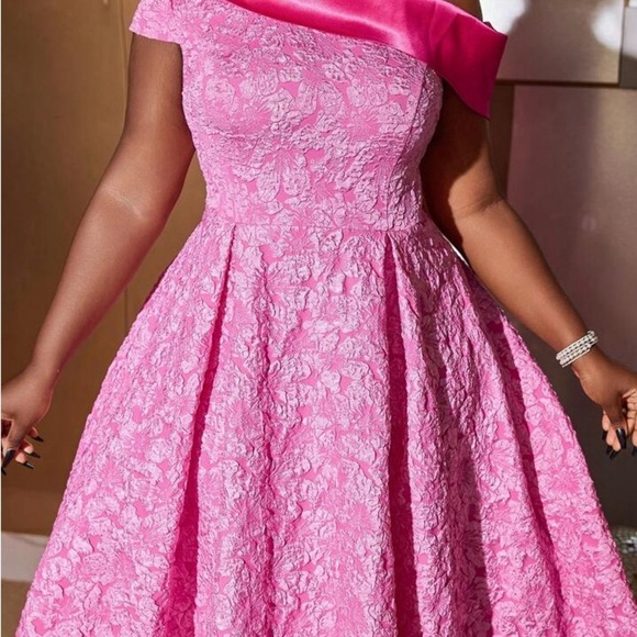 Plus Size Off-Shoulder Pink Jacquard A-Line Midi Dress – Size 0X (Size 12) NWT - Picture 3 of 8
